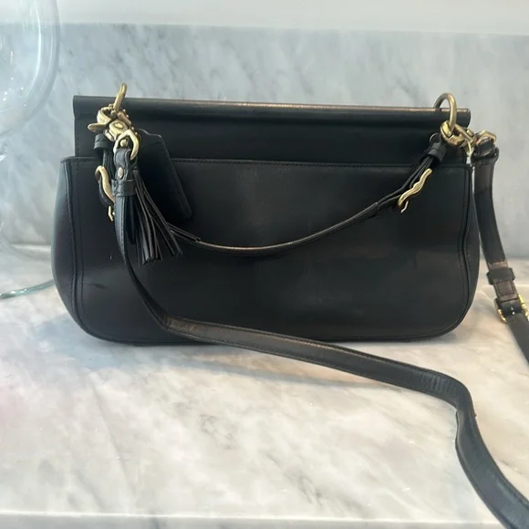 COACH Black Leather Shoulder Bag